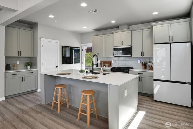 7029 82nd Drive NE, Marysville, WA 98270
