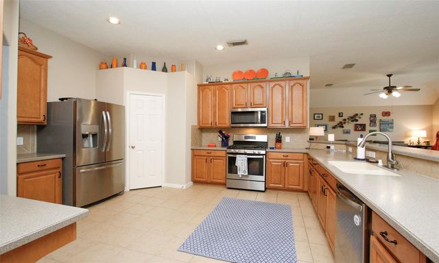 8206 Sierra Dawn Drive, Tomball, TX 77375