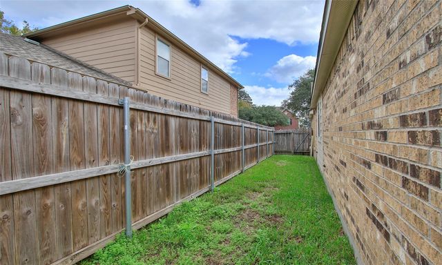 8206 Sierra Dawn Drive, Tomball, TX 77375
