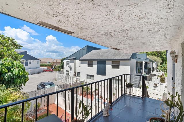 15420 SW 85th Lane 162, Miami, FL 33193