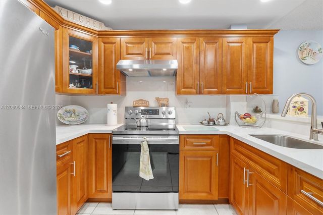 15420 SW 85th Lane 162, Miami, FL 33193