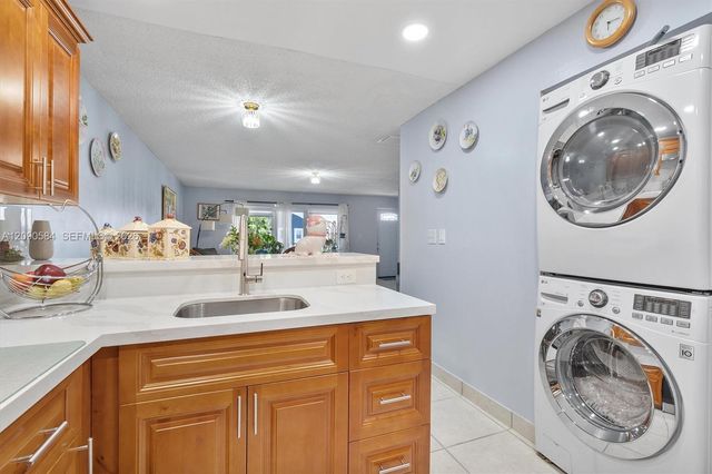 15420 SW 85th Lane 162, Miami, FL 33193