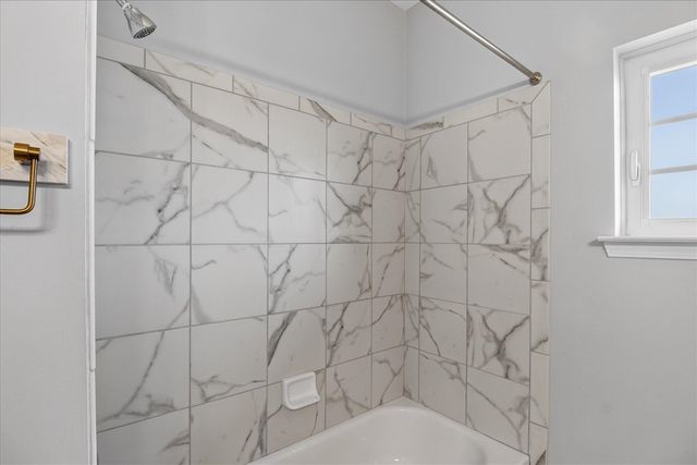 5512 Arbor Chase Drive, Ann Arbor, MI 48103