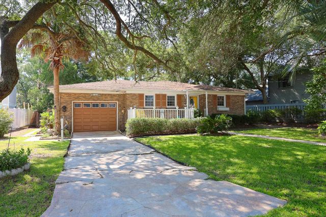 903 Tiffany Ln., North Myrtle Beach, SC 29582