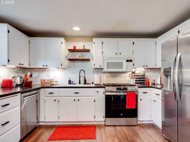 221 Ne 176TH Ave, Vancouver, WA 98684