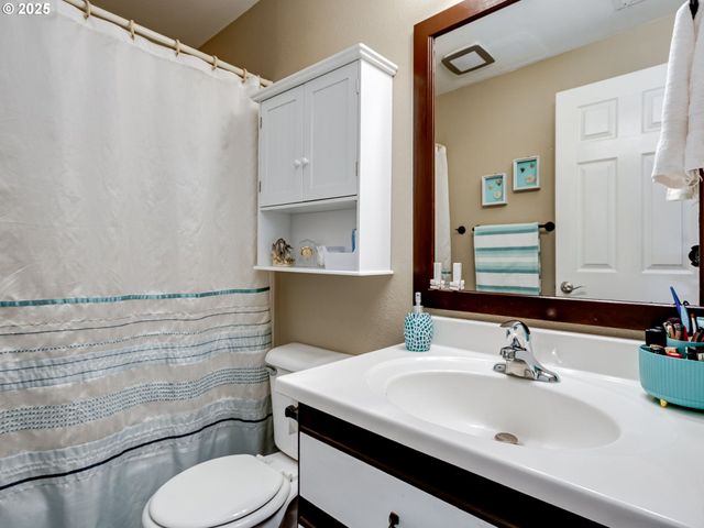 221 Ne 176TH Ave, Vancouver, WA 98684