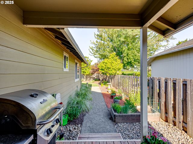 221 Ne 176TH Ave, Vancouver, WA 98684