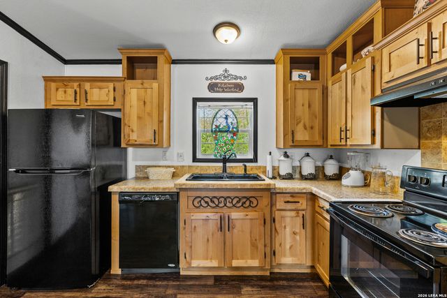 960 County Road 4511, Hondo, TX 78861