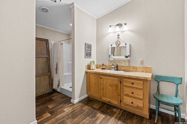 960 County Road 4511, Hondo, TX 78861