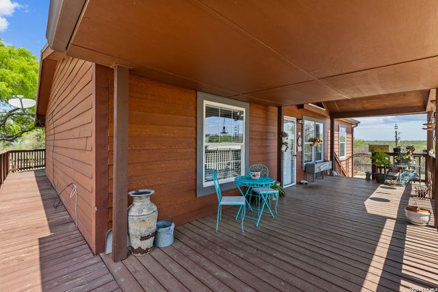 960 County Road 4511, Hondo, TX 78861