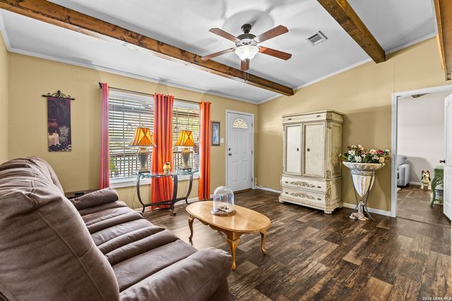 960 County Road 4511, Hondo, TX 78861