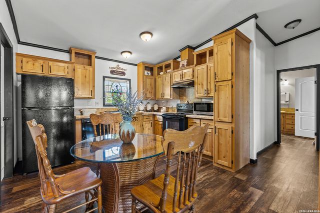 960 County Road 4511, Hondo, TX 78861