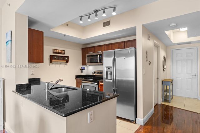 7275 SW 90th Way 404, Miami, FL 33156