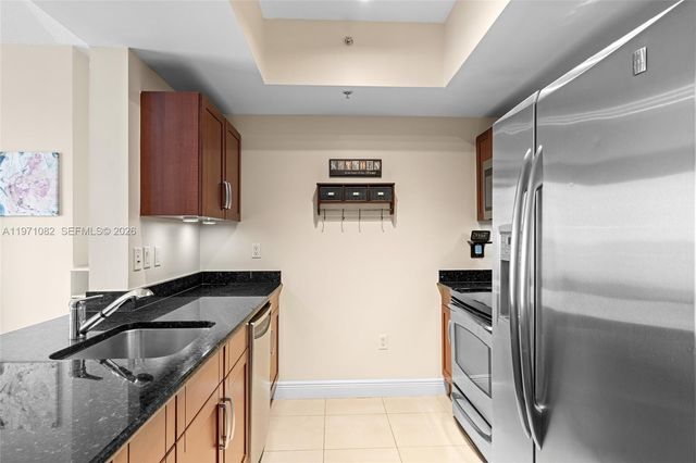 7275 SW 90th Way 404, Miami, FL 33156