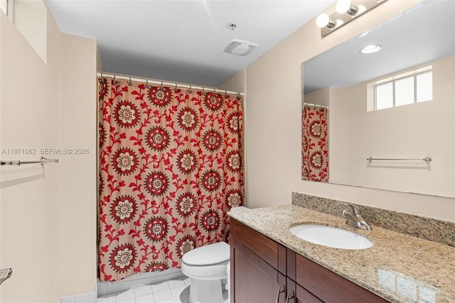 7275 SW 90th Way 404, Miami, FL 33156