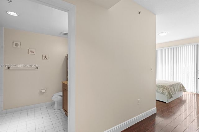 7275 SW 90th Way 404, Miami, FL 33156