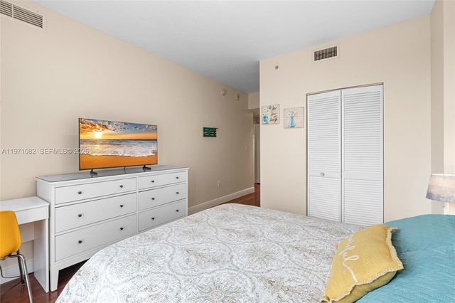 7275 SW 90th Way 404, Miami, FL 33156