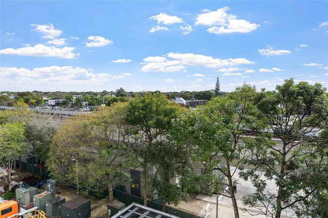 7275 SW 90th Way 404, Miami, FL 33156