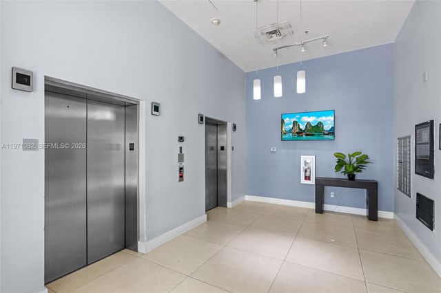 7275 SW 90th Way 404, Miami, FL 33156