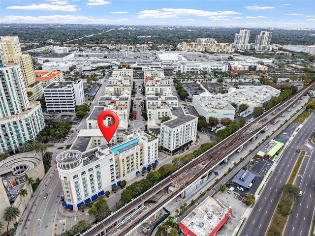 7275 SW 90th Way 404, Miami, FL 33156