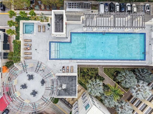 7275 SW 90th Way 404, Miami, FL 33156