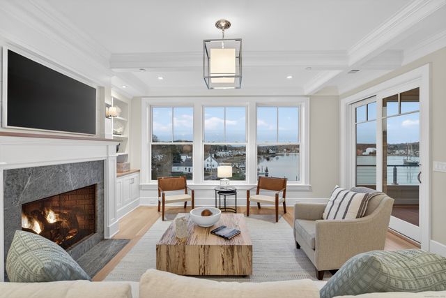 22 West Main Street 11, Groton, CT 06355