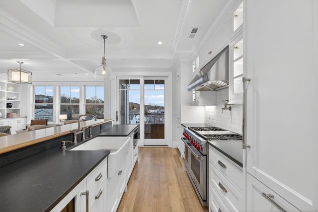 22 West Main Street 11, Groton, CT 06355