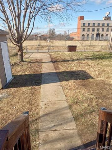 2767 Bacon Street, St Louis, MO 63106