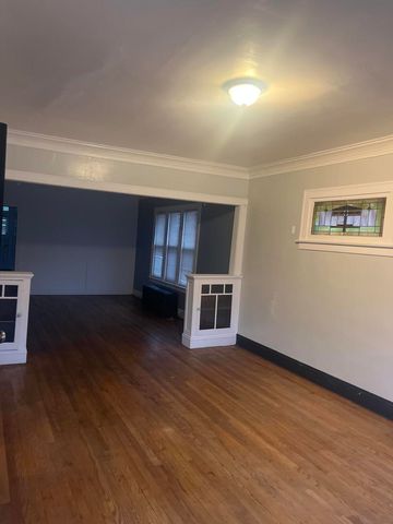 237 W 114th Street, Chicago, IL 60628