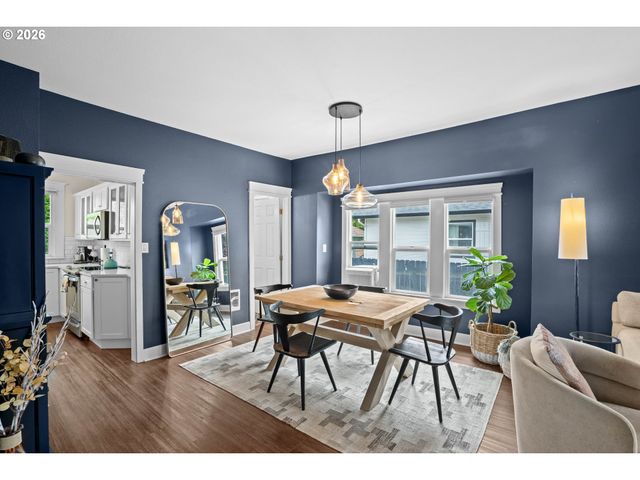719 W 23RD St, Vancouver, WA 98660