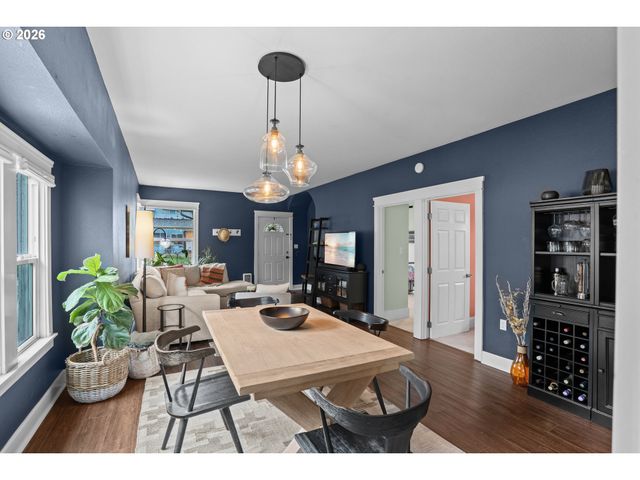 719 W 23RD St, Vancouver, WA 98660
