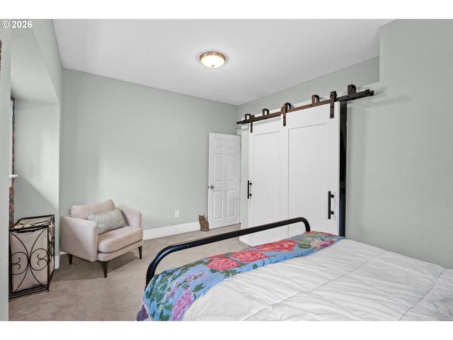 719 W 23RD St, Vancouver, WA 98660
