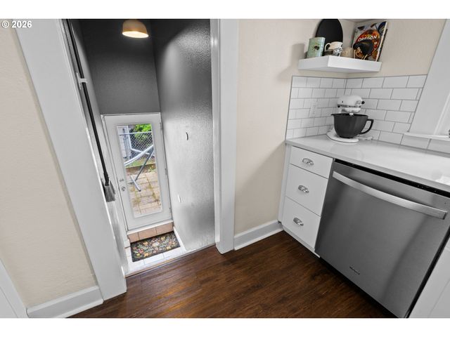 719 W 23RD St, Vancouver, WA 98660