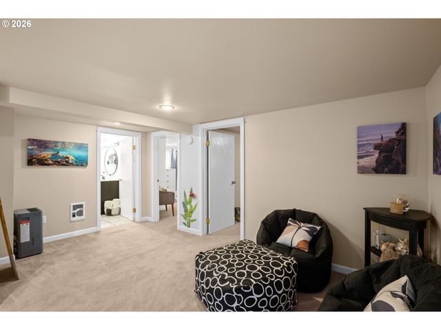 719 W 23RD St, Vancouver, WA 98660