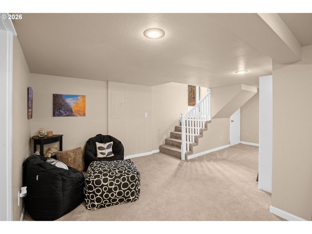 719 W 23RD St, Vancouver, WA 98660