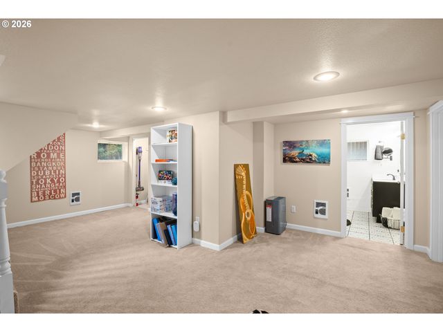 719 W 23RD St, Vancouver, WA 98660