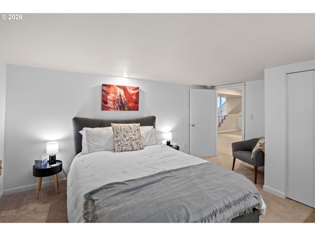 719 W 23RD St, Vancouver, WA 98660