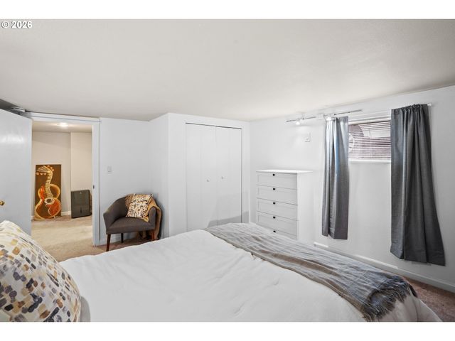 719 W 23RD St, Vancouver, WA 98660