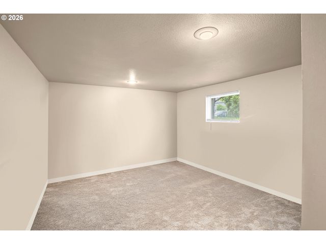 719 W 23RD St, Vancouver, WA 98660