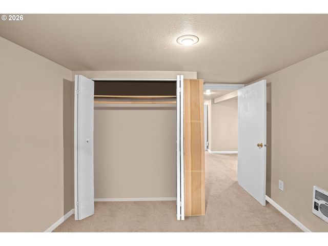 719 W 23RD St, Vancouver, WA 98660