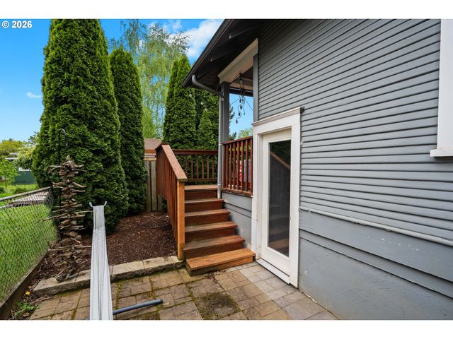 719 W 23RD St, Vancouver, WA 98660