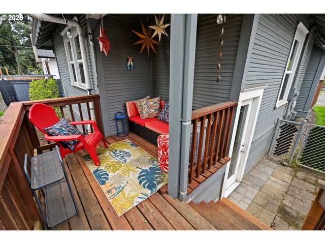 719 W 23RD St, Vancouver, WA 98660