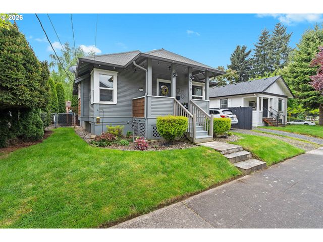 719 W 23RD St, Vancouver, WA 98660