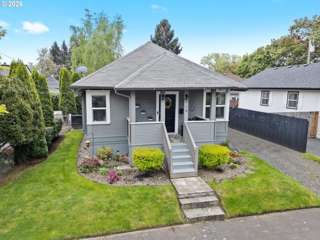719 W 23RD St, Vancouver, WA 98660