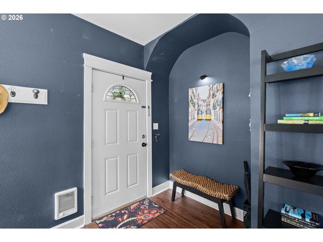 719 W 23RD St, Vancouver, WA 98660