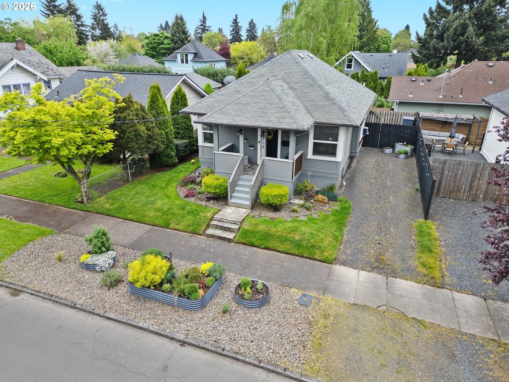 719 W 23RD St, Vancouver, WA 98660