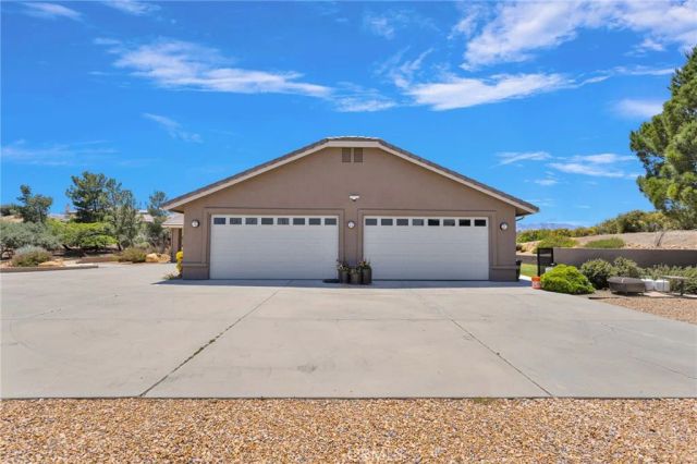 7031 Joshua, Oak Hills, CA 92344