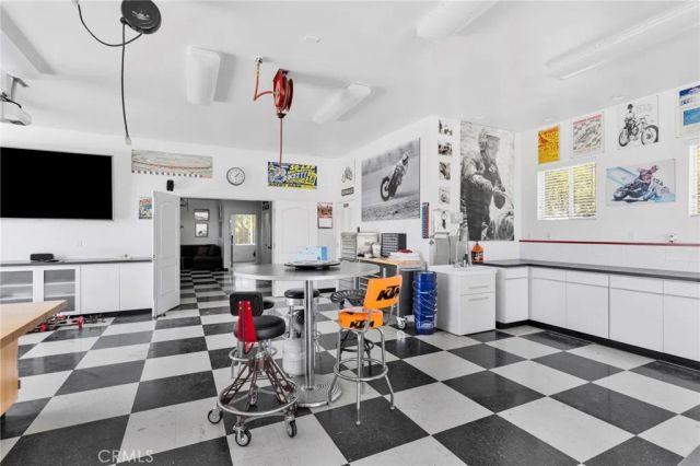 7031 Joshua, Oak Hills, CA 92344