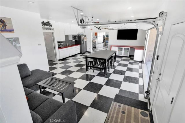 7031 Joshua, Oak Hills, CA 92344