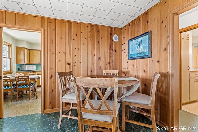 2121 N Scenic Drive, Muskegon, MI 49445